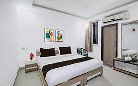 Collection O Shahpura Lakeview Formerly Hotel Royal Villa